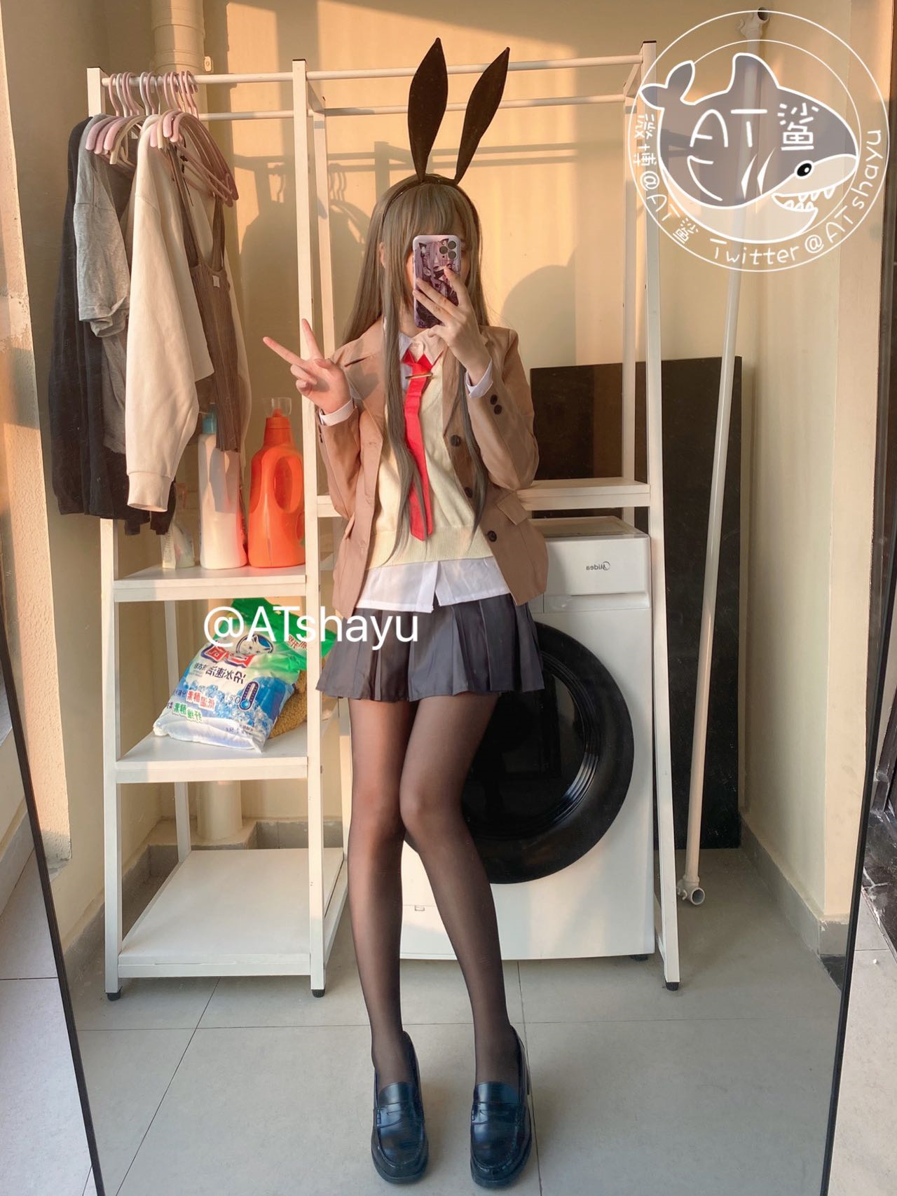 AT鲨小姐姐cos《妹麻衣学姐》：可爱与性感的完美结合！-绅士乐园