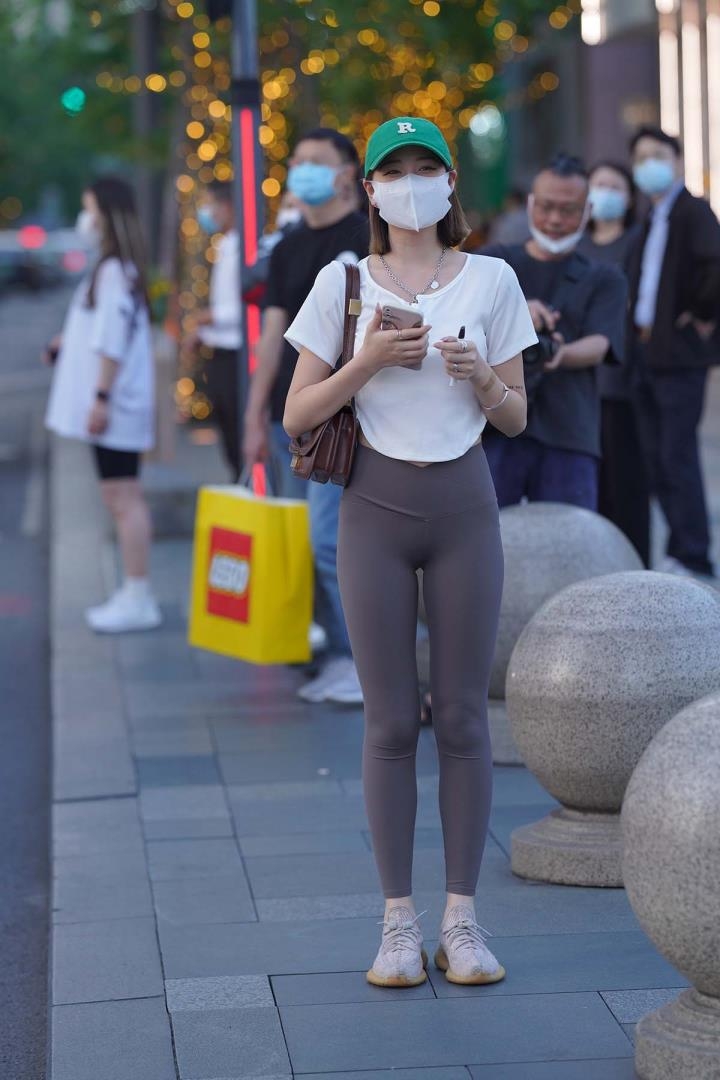 夏日阳光，甜美如画——《ARTGRAVIA》姜仁卿美丽与活力并存-绅士乐园